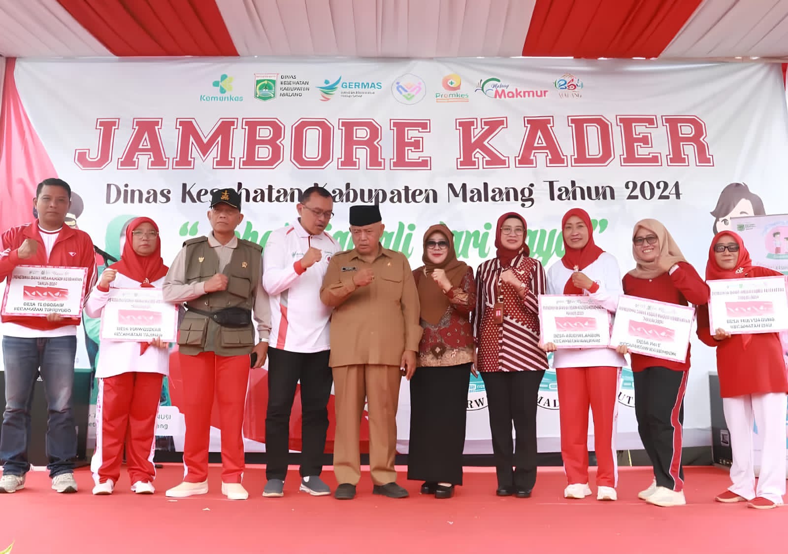Bupati Malang H M. Sanusi menghadiri jambore kader kesehatan di Desa Mulyoagung, Kecamatan Dau, Kabupaten Malang kemarin (9/9)