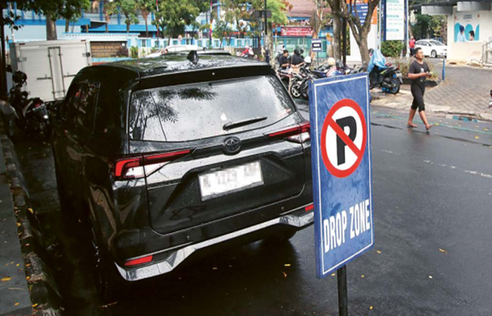 Hal yang sama juga kerap terjadi di Jalan Bromo.