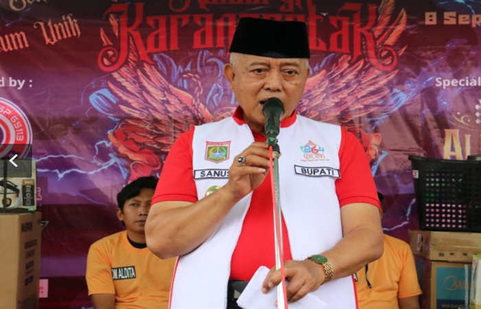 Bupati Malang Drs. H. M. Sanusi, MM., Undi Hadiah Menyemarakkan Jalan Sehat Dusun Sidodadi.