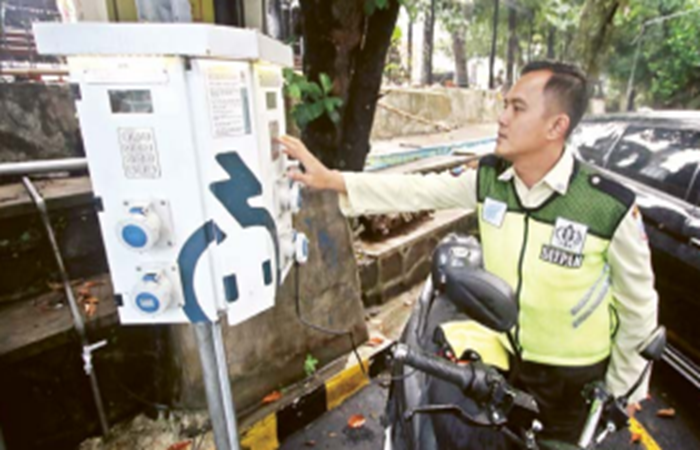 DIPERSIAPKAN: Kapasitas SPKLU di depan Kantor PLN UP3 bakal diupgrade