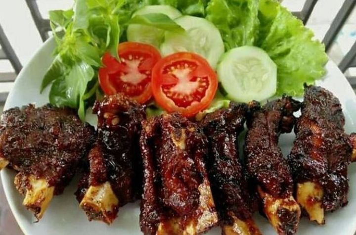 Kelezatan Iga Bakar dengan Bumbu Pedas Manis (source: pinterest).