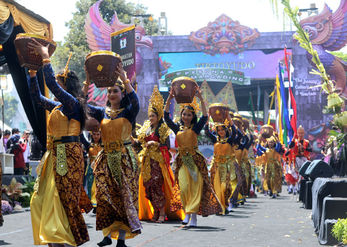 Peserta Kanjuruhan Culture Carnival di Kepanjen. Jadwal karnaval sudah menanti warga Malang Raya di pekan tiga September