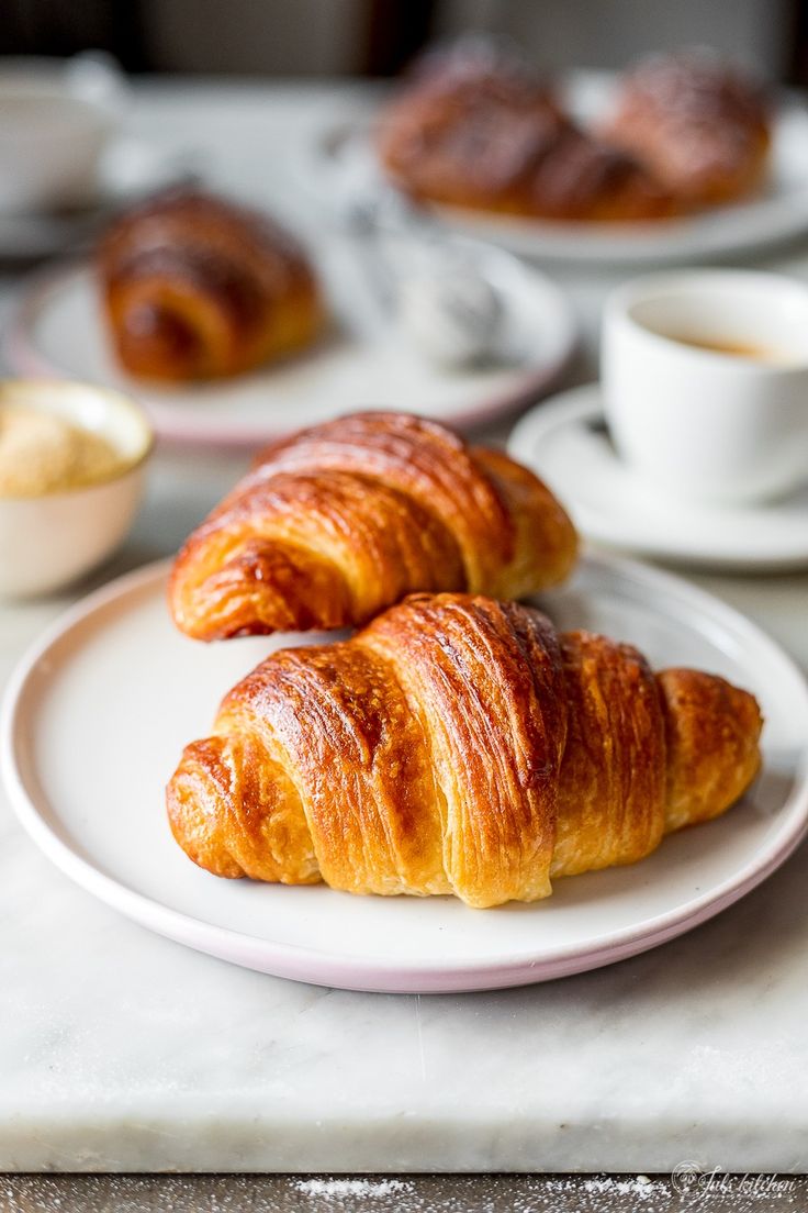 Kelezatan Roti Croissant dari Eropa (source: pinterest)
