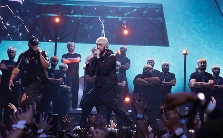 Rapper Amrik Eminem yang secara tersirat membongkar kejahatan seksual P Diddy lewat lagu berjudul Fuel