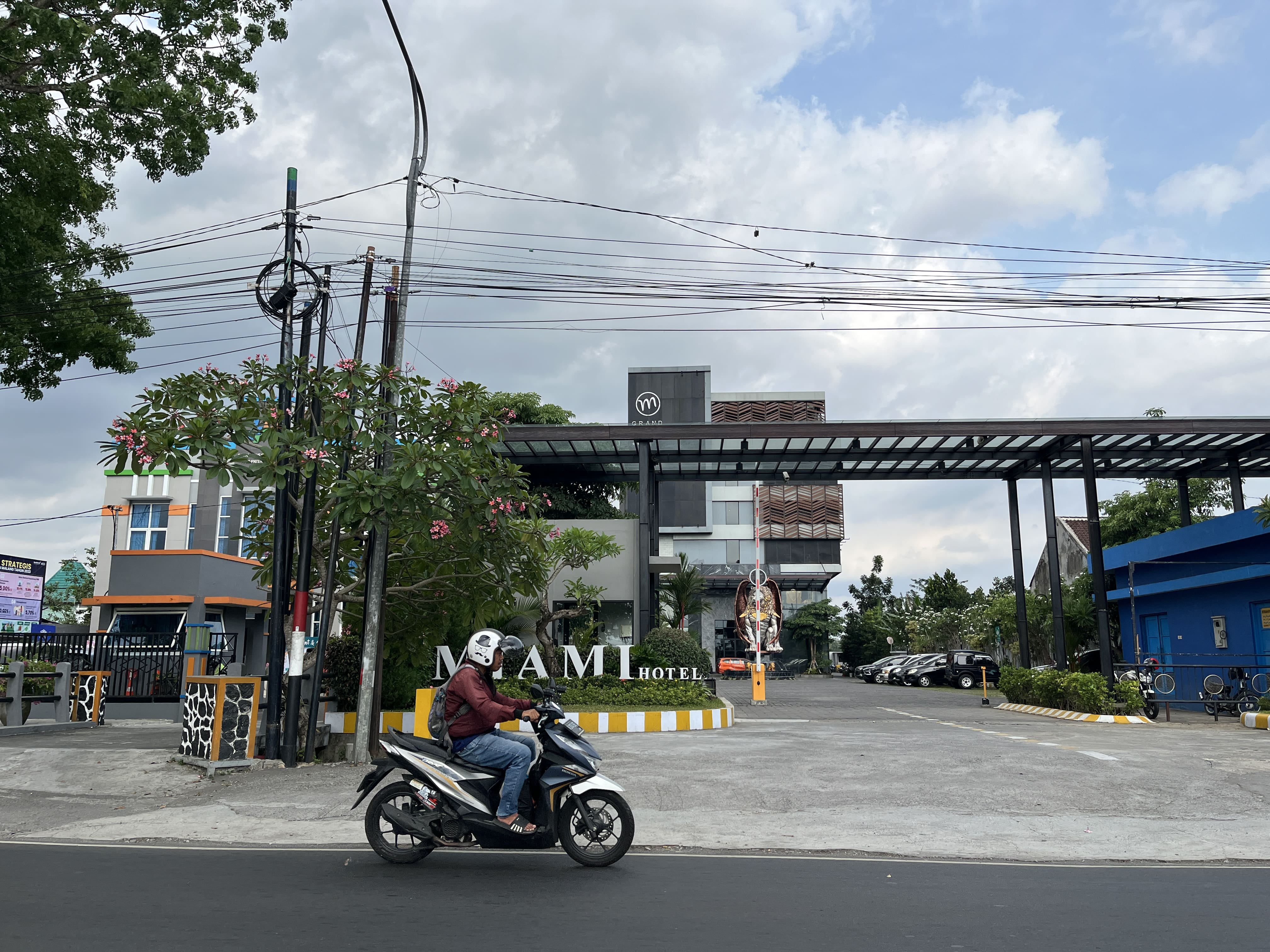 SUMBER PENDAPATAN: Miami hotel di Jalan Raya Mojosari, Kecamatan Kepanjen turut menyumbang Pendapatan Asli Daerah (PAD) Kabupaten Malang.