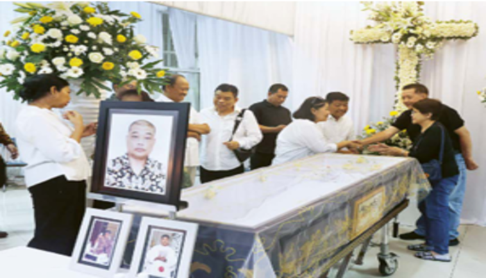 SEMpAT ISI SEMINAR: Jenazah Romo Benny tiba di Rumah Duka Yayasan Gotong Royong, Kecamatan  Blimbing kemarin sekitar pukul 16.00. pemakaman bakal dilakukan besok (7/10) di Kecamatan Sukun.