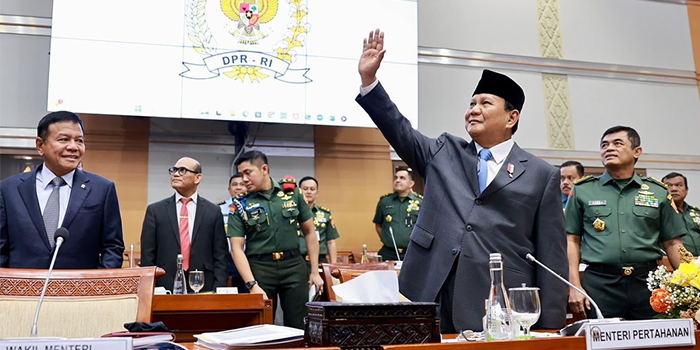 Prabowo menghadiri rapat kerja terakhir dengan Komisi 1 DPR RI