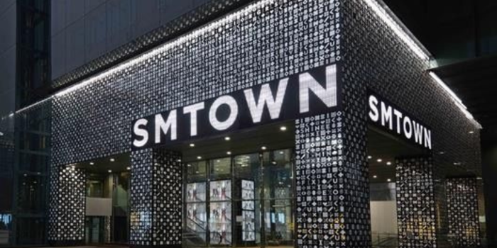 SM Town (dalam postingan salem pinterest)
