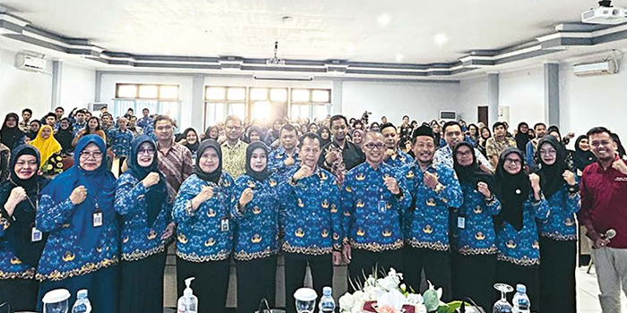 DIIKUTI 100 GURU: Workshop lomba literasi siswa tingkat SD kembali digelar di Kantor Disdikbud, kemarin