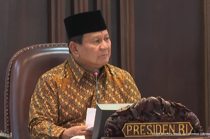 Presiden kedelapan RI, Prabowo Subianto, memimpin sidang kabinet paripurna perdana (23/10) (Tangkapan layar Sekretariat Presiden)