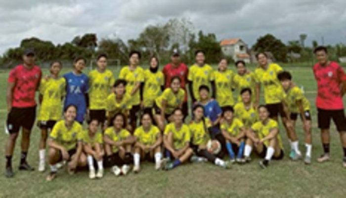 JAGA PSIKIS: Pemain Arema FC Women menjalani latihan hari kedua di Labruk Kidul Sport Center, Lumajang, kemarin.
