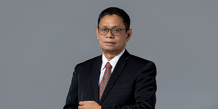 Portret Yuliot Tanjung