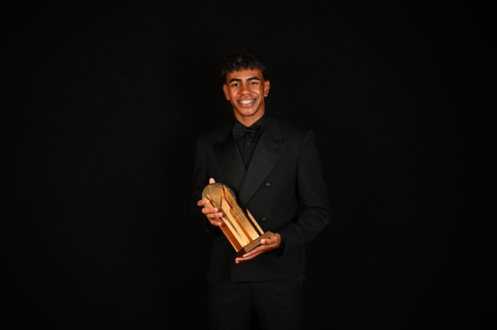 Potret Lamine Yamal Pemenang Piala Kopa Trophy (instagram @ballondorofficial)
