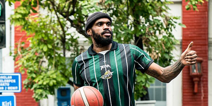 Chrishon Briggs bersama Pacific Caesar Surabaya.
