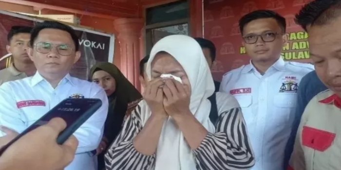 tangis guru Supriyani (Radar Bangkalan)