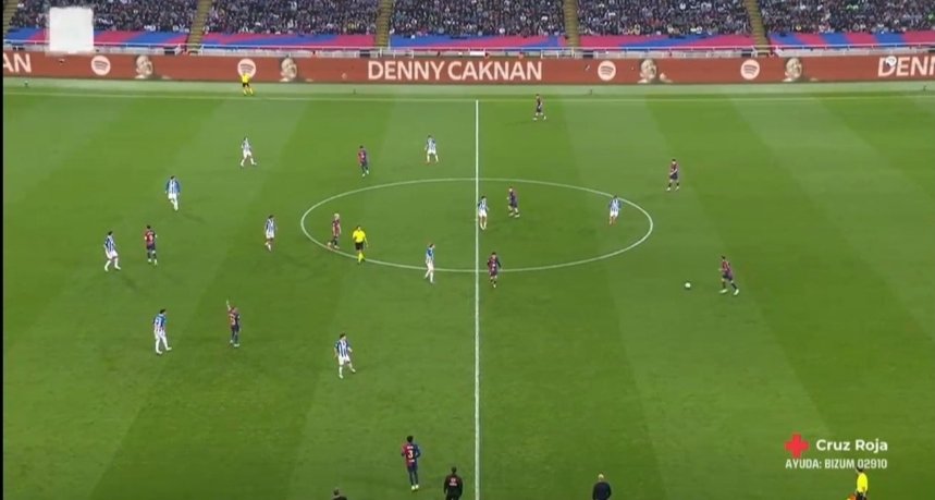 Banner bertuliskan nama Denny Caknan yang dipromosikan Spotify dalam pertandingan Barcelona versus Espanyol