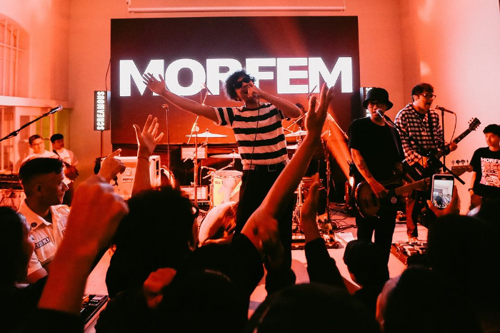Konser Band Morfem (instagram @morfem_band)
