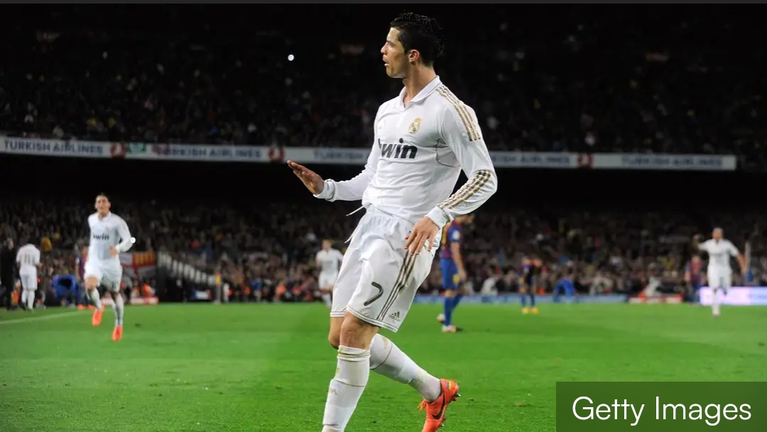 Selebrasi Cristiano Ronaldo saat masih menjadi pemain Real Madrid, ditiru Lamine Yamal setelah mencetak gol di Santiago Bernabeu