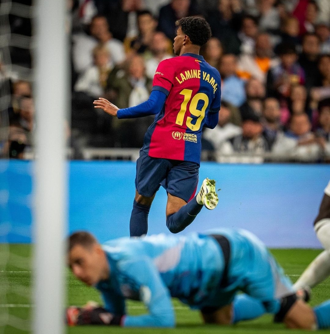 Lamine Yamal setelah mencetak gol ke gawang Real Madrid di Santiago Bernabeu dalam kemenangan 4-0, akhir Oktober lalu