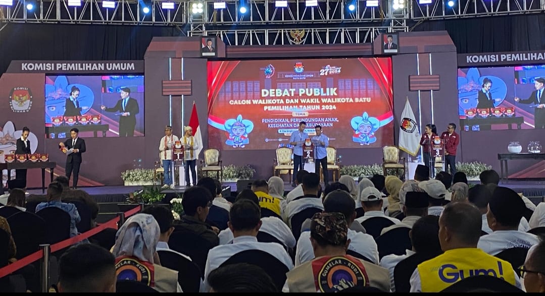 KONDUSIF: Suasana debat kedua Pilkada Kota Batu di The Singhasari Resort Batu, Jumat (8/11).