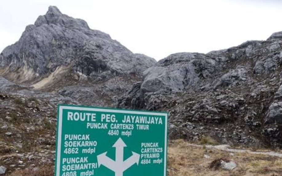 Rute pegunungan Jaya Wijaya, di situ ada gunung tertinggi di indonesia