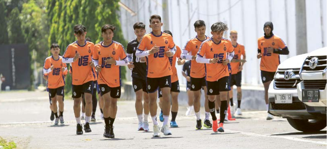 SELEKTIF: Para pemain Unggul FC menjalani sesi latihan di Unggul Sport Center, pekan lalu.
