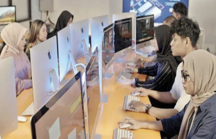 CAKAP DIGITAL: Mahasiswa UMM sudah dibekali coding bahasa pemrograman python.