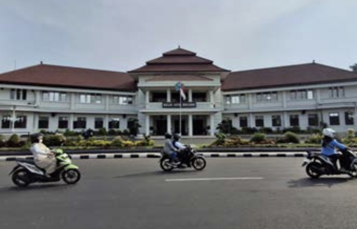 DIKEBUT: Balai Kota Malang menjadi salah satu contoh bangunan eksisting yang butuh SLF (Sertifikat Laik Fungsi) karena sudah lama berdiri.