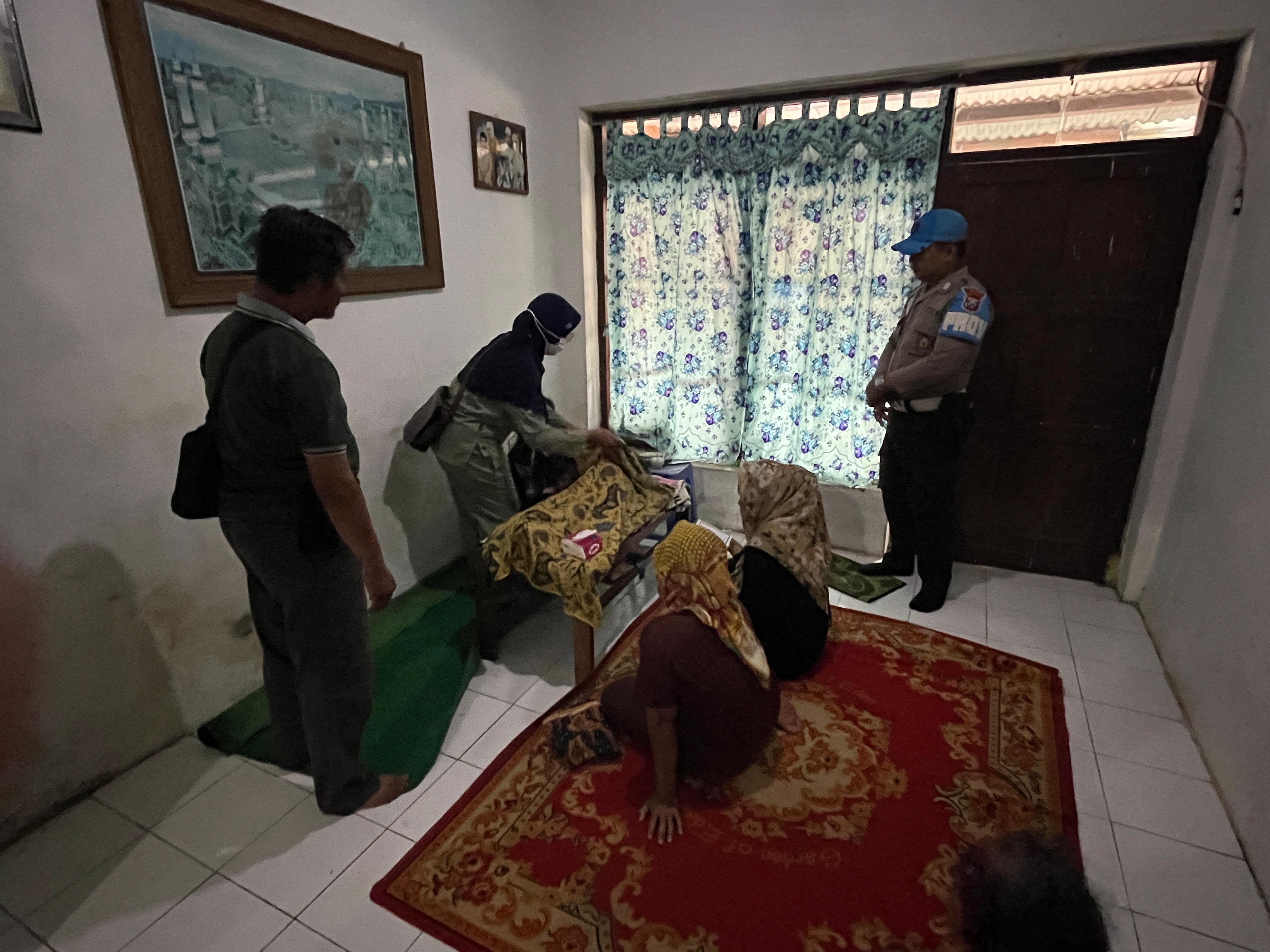 Petaka menimpa balita di Dampit Malang selatan, meninggal saat hujan hujanan dan jatuh ke selokan