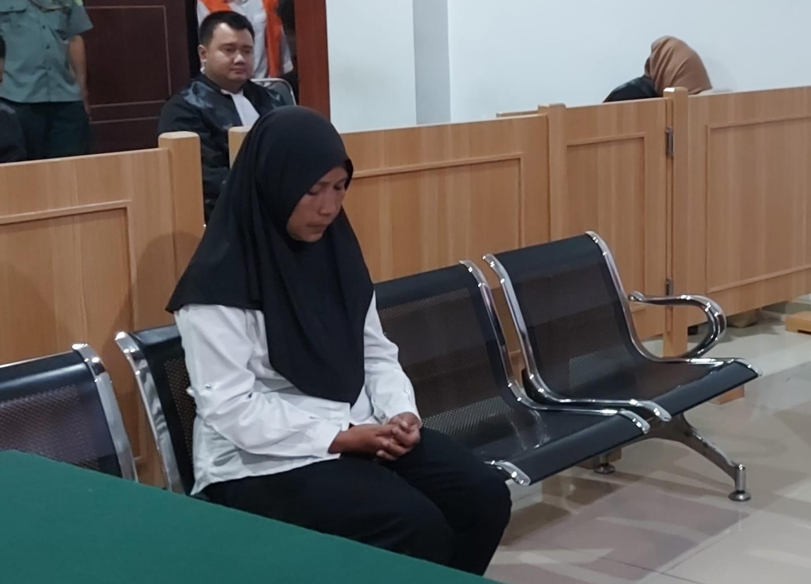 Evi Wijayanti menceritakan kronologi pembunuhan yang dia lakukan terhadap Sunik pada 16 Juli lalu di Dusun Bugis, Desa Saptorenggo, Kecamatan Pakis Kabupaten Malang