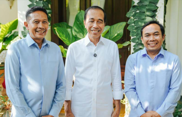 UNTUK KOTA MALANG: Paslon Wahyu Hidayat-Ali Muthohirin saat bertemu Jokowi di Solo.