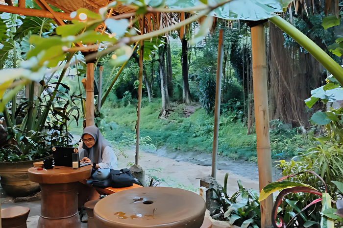Pipir Lepen, salah satu tempat menyendiri yang menawarkan ketenangan dan kedekatan dengan alam di Kota Malang (Instagram Pipir Lepen).