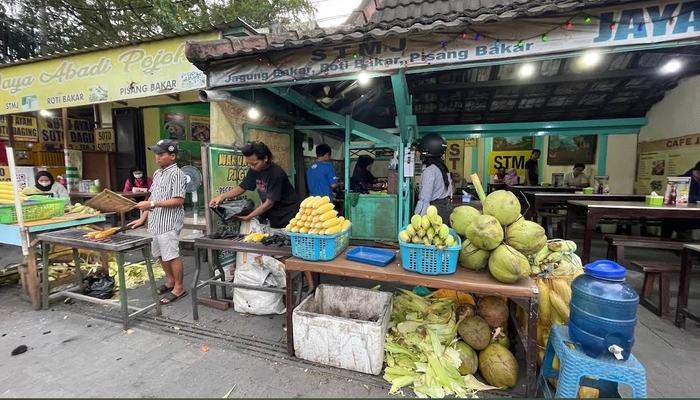 POTRET: Kedai Jagung Bakar Jaya Abadi