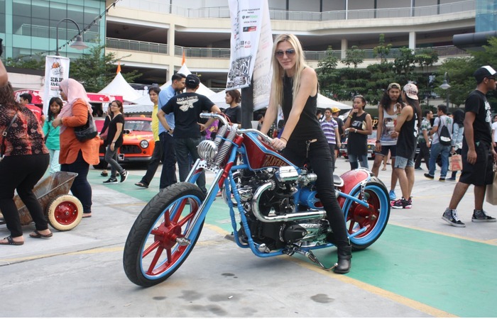 EKSTREM: Karya Tito yang menggabungkan mesin Honda Vario dengan mesin Mazda B600 diikutkan pada kontes Art of Speed 2014 di Kuala Lumpur.
