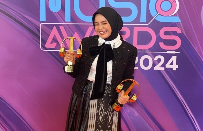 Salma Salsabil Setelah Memenangkan Penghargaan (X.com @viadumpieyy)