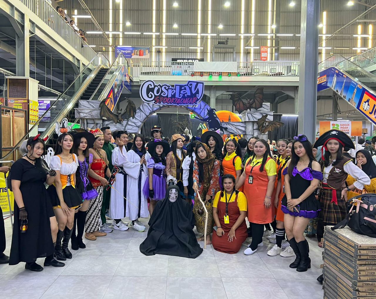 INOVATIF: Acara Cosplay Spooktacular perdana yang diadakan Bangun Indah Graha (BIG) bersama PT Tirtakencana Tatawarna (Avian Brands) pada Sabtu (26/10).