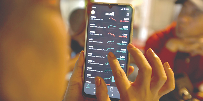 MELEK INVESTASI: Pasar saham semakin diminati warga Malang Raya. Itu terlihat dari banyaknya Single Investor Identification (SID) baru yang diterbitkan.