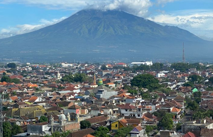 Foto Kota Malang (sumber: pinterest)