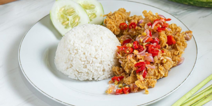 Ayam geprek dari Ayam Semok Malang. (Akun Instagram ayamsemokmalang)