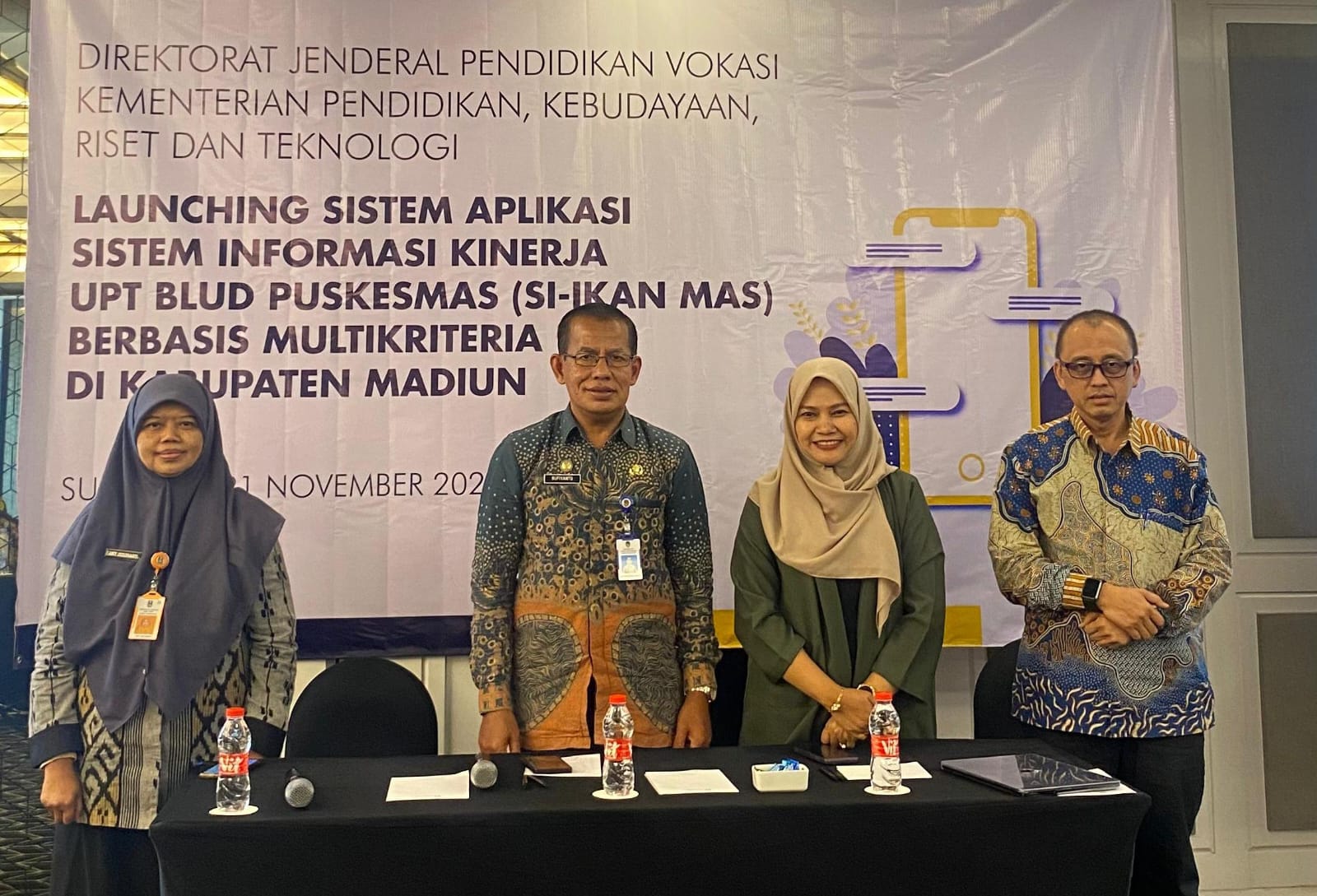 Dari kiri, dr. Ani Juliharti Dinkes Jatim, Sufianto SKM MM Sekdinkes Kabupaten Madiun, Amelia Ika Pratiwi SE MSA dan Ketua BPPM Fakultas Vokasi UB Susenohaji SE MSi