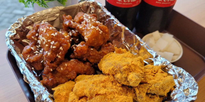 Snowy Cheese Chicken x Yangnyeom Chicken di Kimchi Story. (Akun Instagram kimchistory)