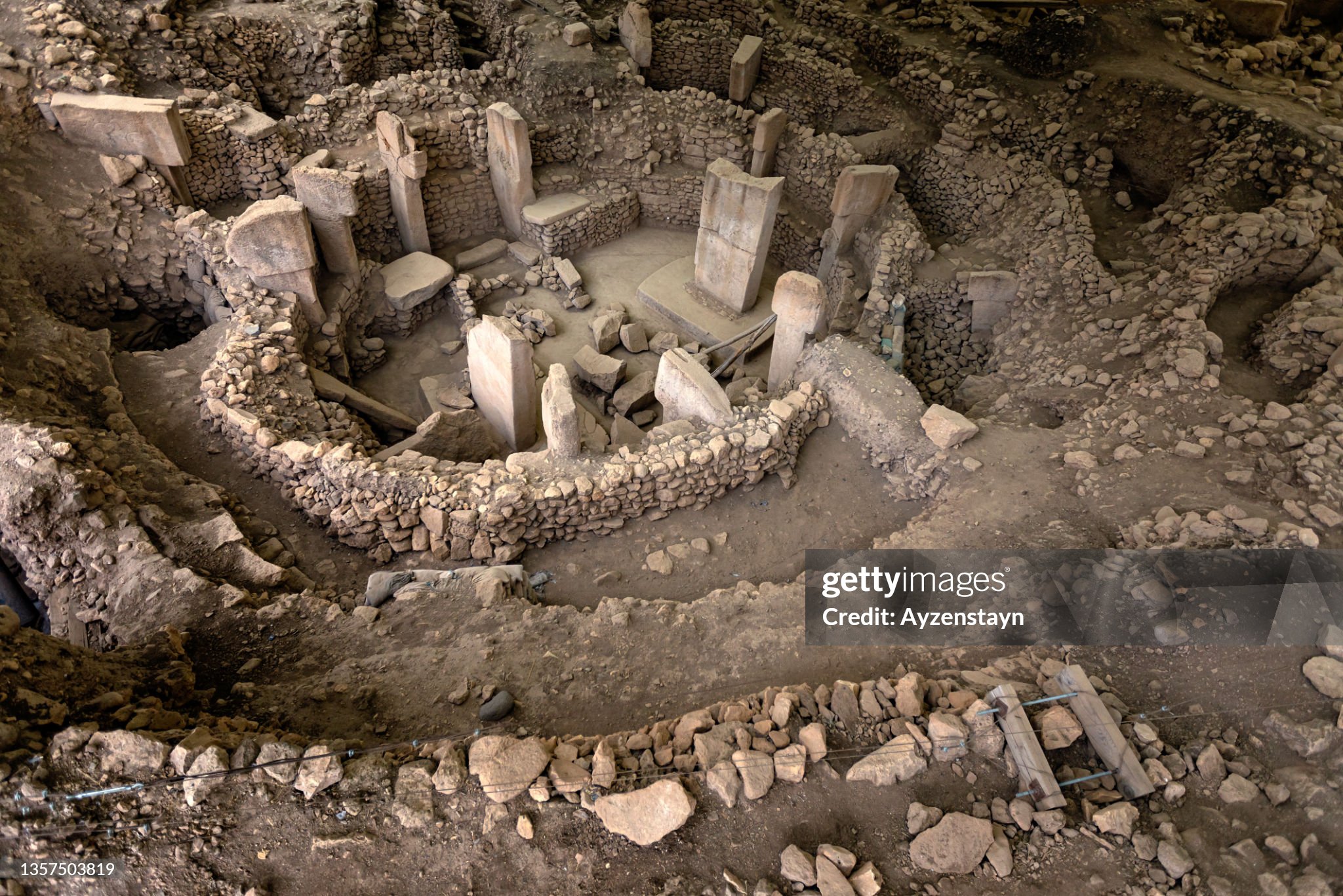 Gobeklitepe. puing kuil di turki,  bukti arkeologis yang merujuk pada adanya agama tertua di dunia
