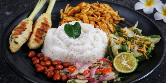 Rekomendasi makanan Bali (Foto: Pinterest).