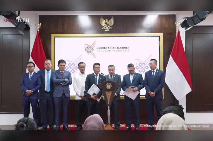Jajaran pimpinan DPR RI dalam keterangan pers usai menemui Presiden RI Prabowo Subianto di Istana Merdeka (Youtube Sekretariat Presiden)