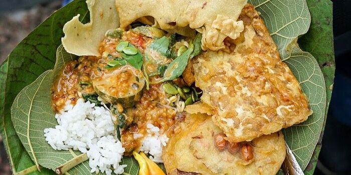 Nasi Pecel Jawa Timur (Foto: Pinterest/Widya).