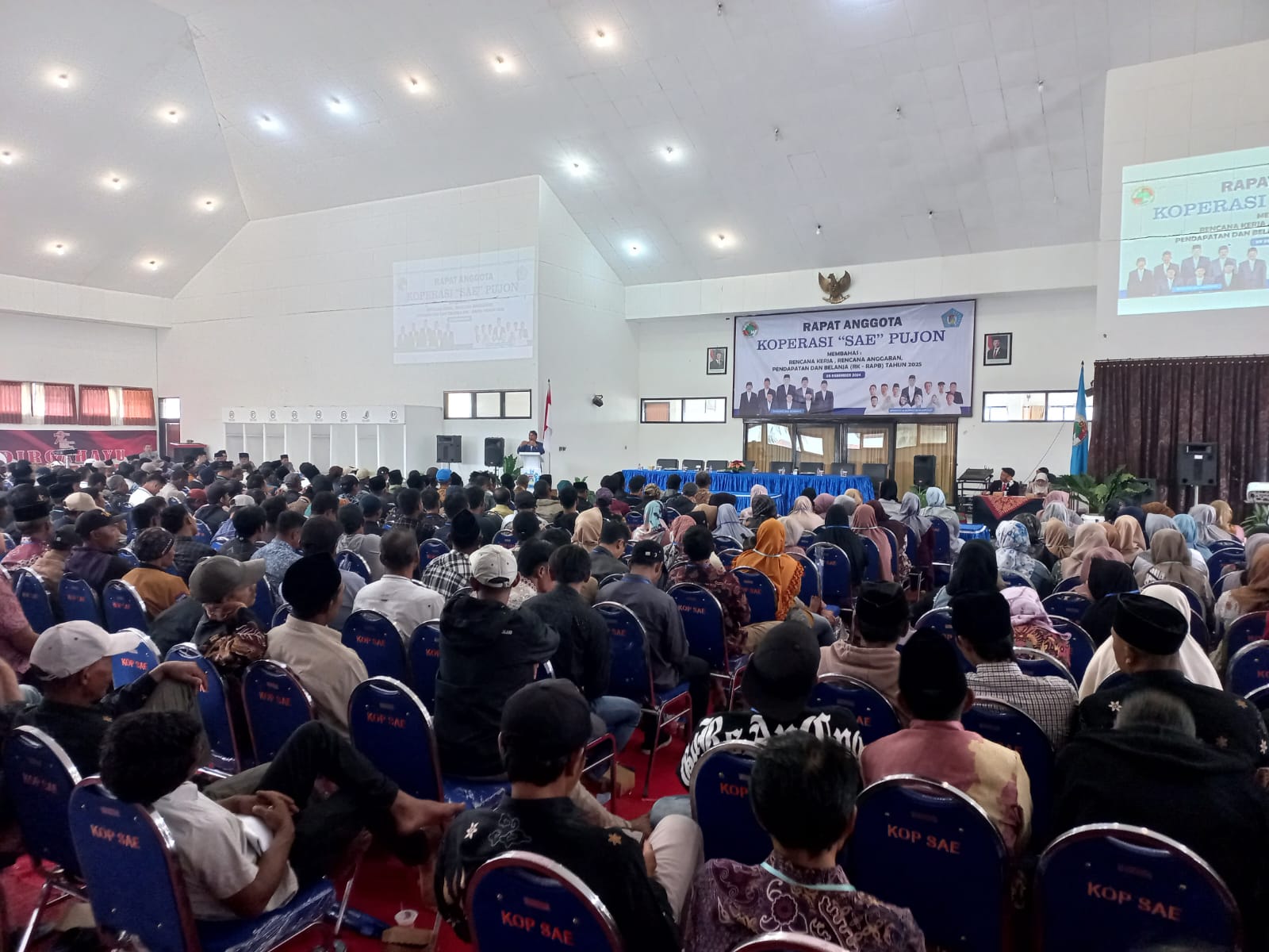 KOMPAK:Suasana Rapat Kerja RAP-B Koperasi Susu SAE Pujon Kamis (5/12)