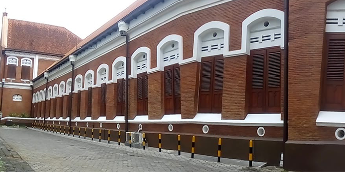 Gedung SMAS Katolik Cor Jesu Kota Malang.