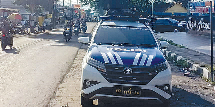 PATROLI: Mobil yang dilengkapi sistem Integrated Node Capture Attitude Record (INCAR) siaga untuk menyorot setiap pengendara yang melanggar tata tertib lalu lintas.
