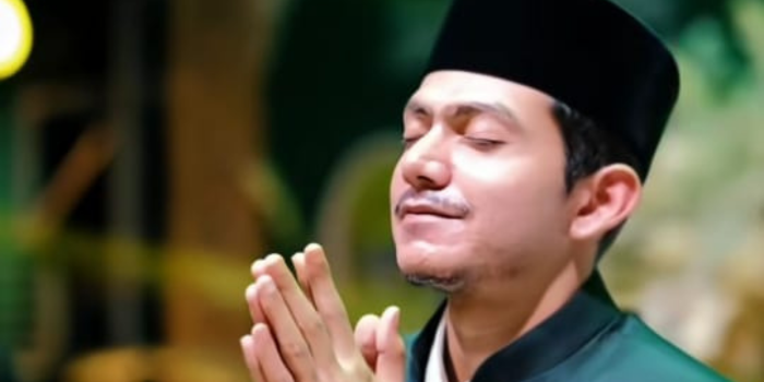 Habib Zaidan Yahya dicibir warga twitter setelah beredarnya vidio dirinya mengejek suara jemaah putri di suatu pengajian
