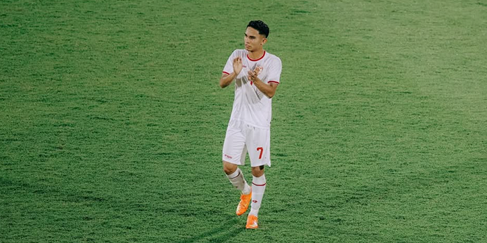 Marselino Ferdinan bersama Timnas Indonesia dalam sesi latihan melawan Bali United sebagai persiapan Piala AFF 2024.